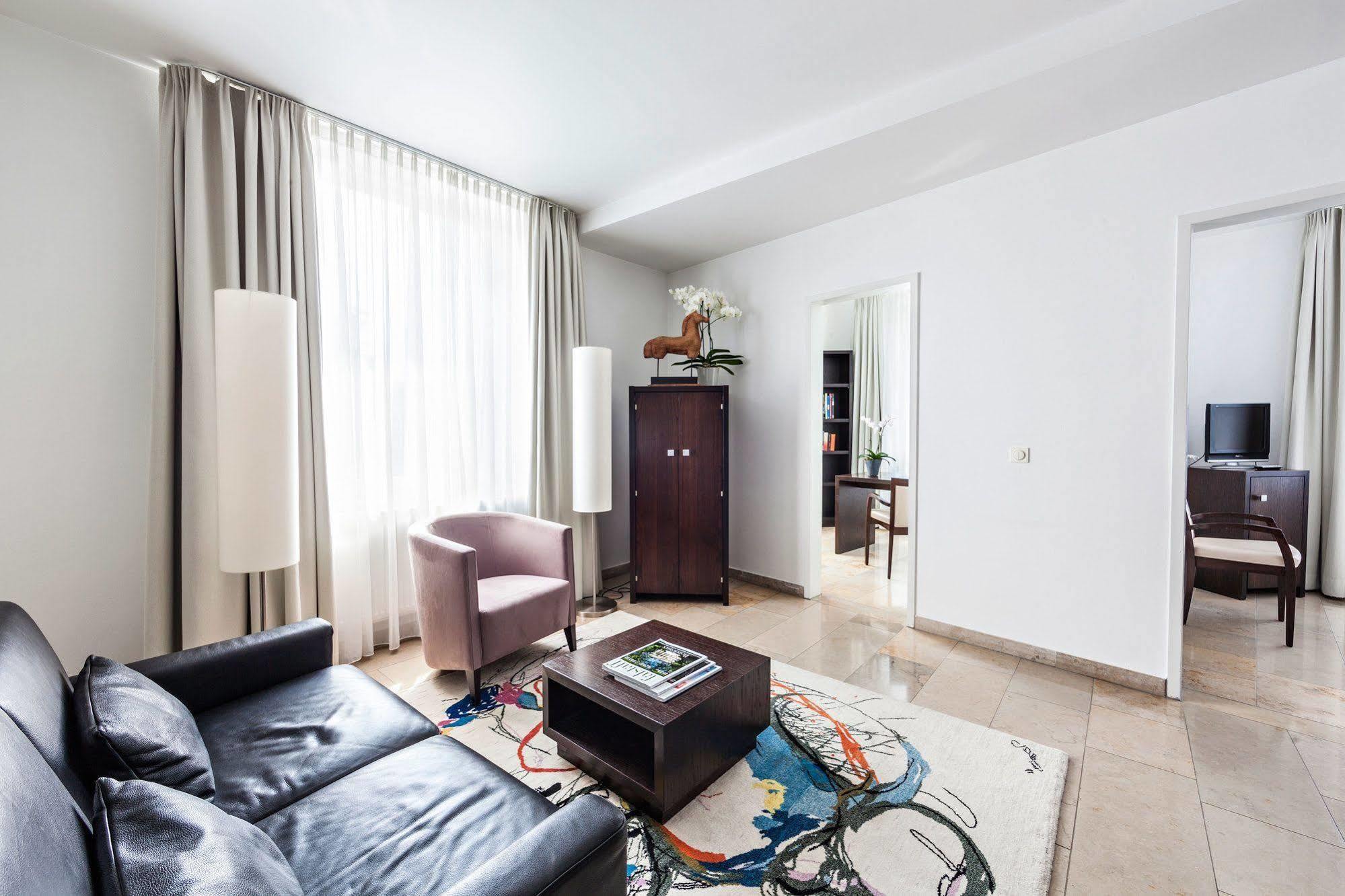 Burns Art Hotel Дюссельдорф Экстерьер фото