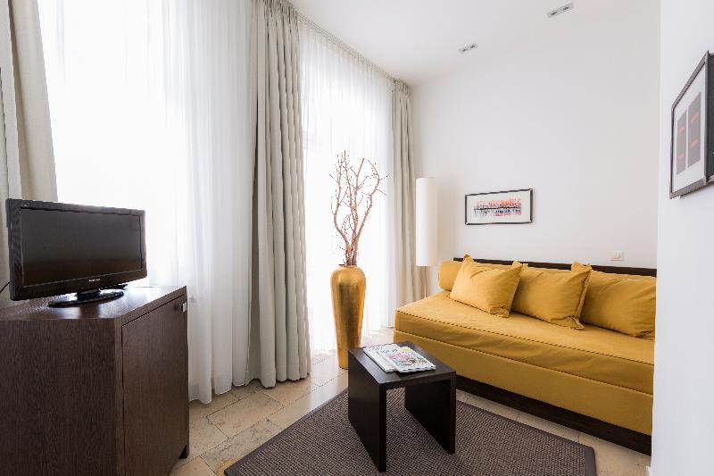 Burns Art Hotel Дюссельдорф Экстерьер фото