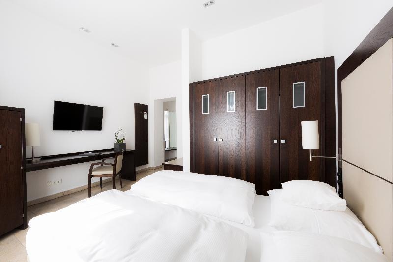 Burns Art Hotel Дюссельдорф Экстерьер фото
