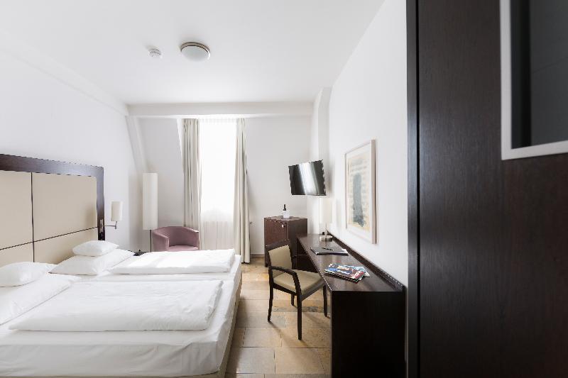 Burns Art Hotel Дюссельдорф Экстерьер фото